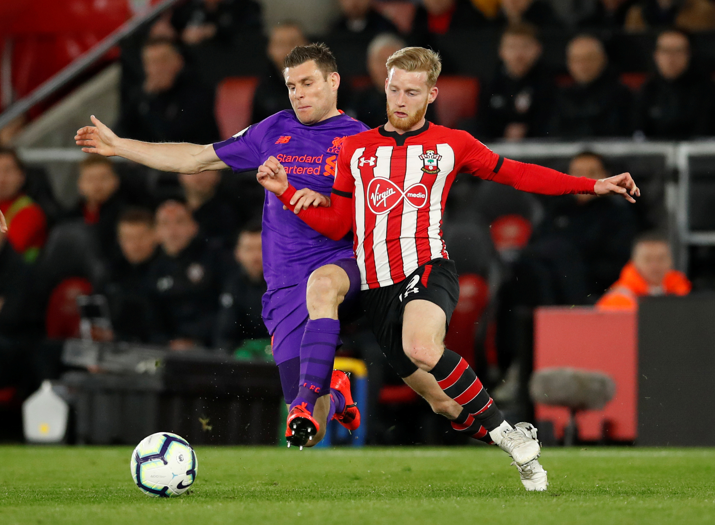 足坛年终大战淘汰赛实时赛况：梅西大幅落后姆总，C罗领先安东尼（年终足坛淘汰赛即时战报：梅西明显落后姆巴佩，C罗暂时领先安东尼）