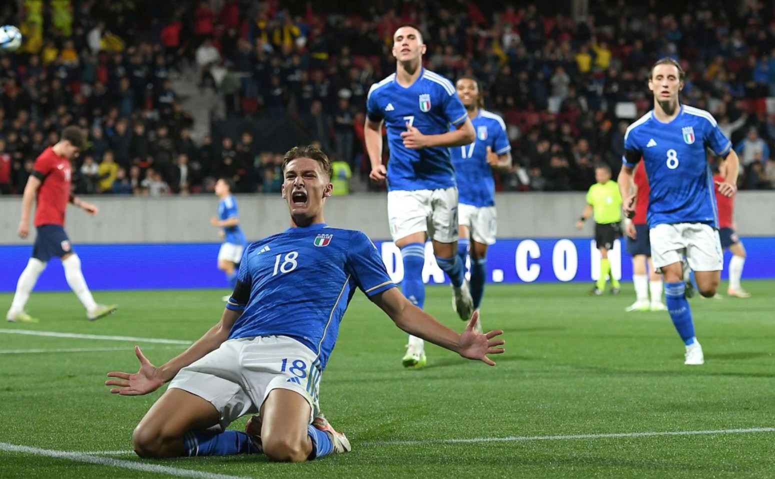 随海港夺冠，亚历斯祖成为首位夺得中超冠军的中国香港球员