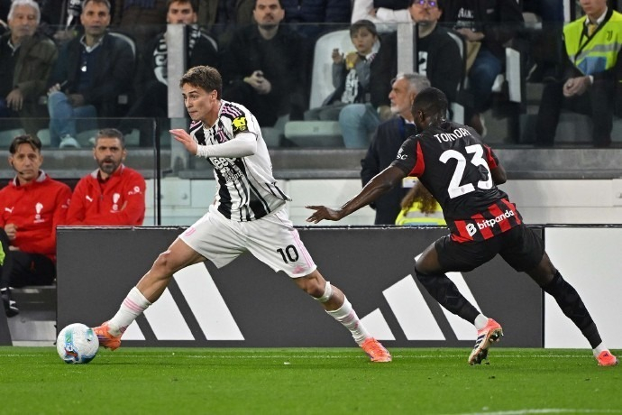 荷甲战报：奥斯汀破门，肖蒂尔建功，兹沃勒2-1海伦芬