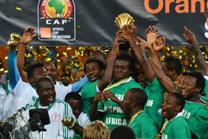 看国米的球也就从11／12赛季开始，最开始一直用...