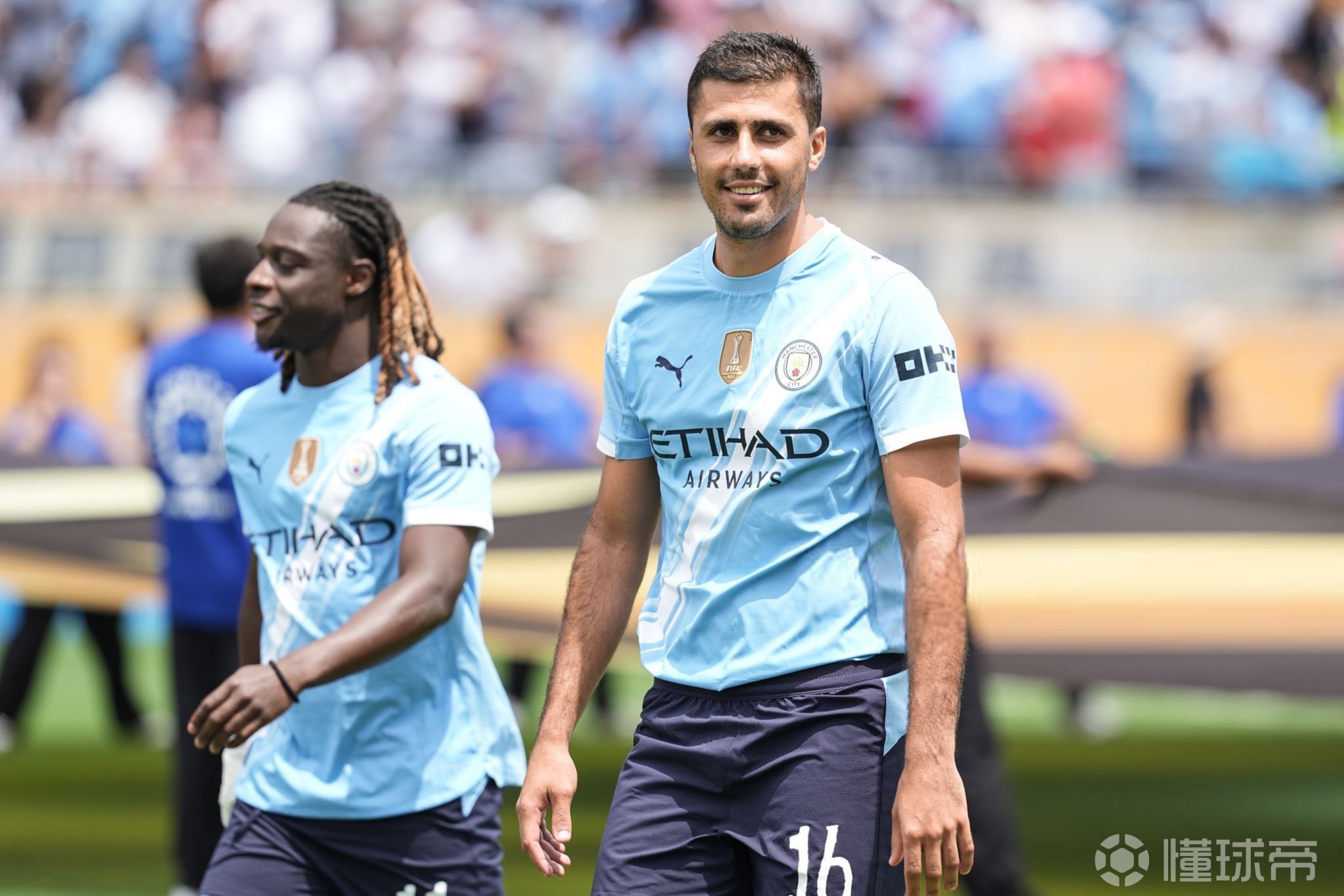 法尔克：拜仁已基本谈妥于帕续约条件，只差解约金条款的分歧（法尔克：拜仁与于帕续约基本达成一致，仅在解约金条款上仍有分歧）