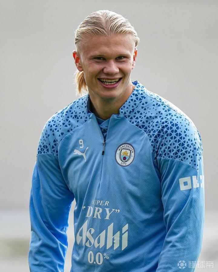 巴西队在阿森纳基地训练，安切洛蒂与阿尔特塔会面并合影