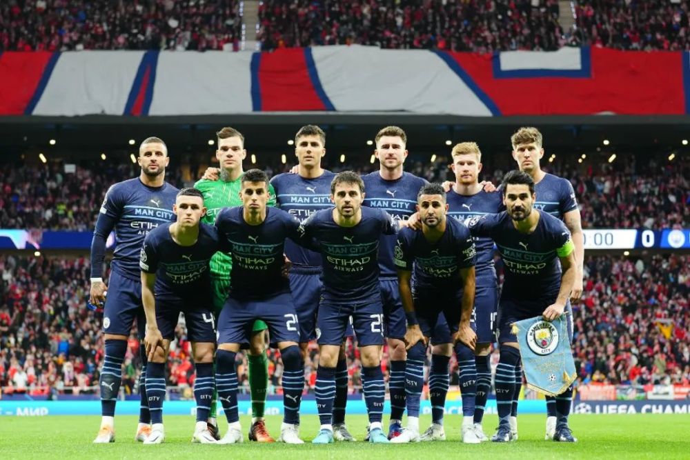 活塞逆转击败开拓者，坎宁安和邓罗关键表现助力取胜，展现强大韧性。