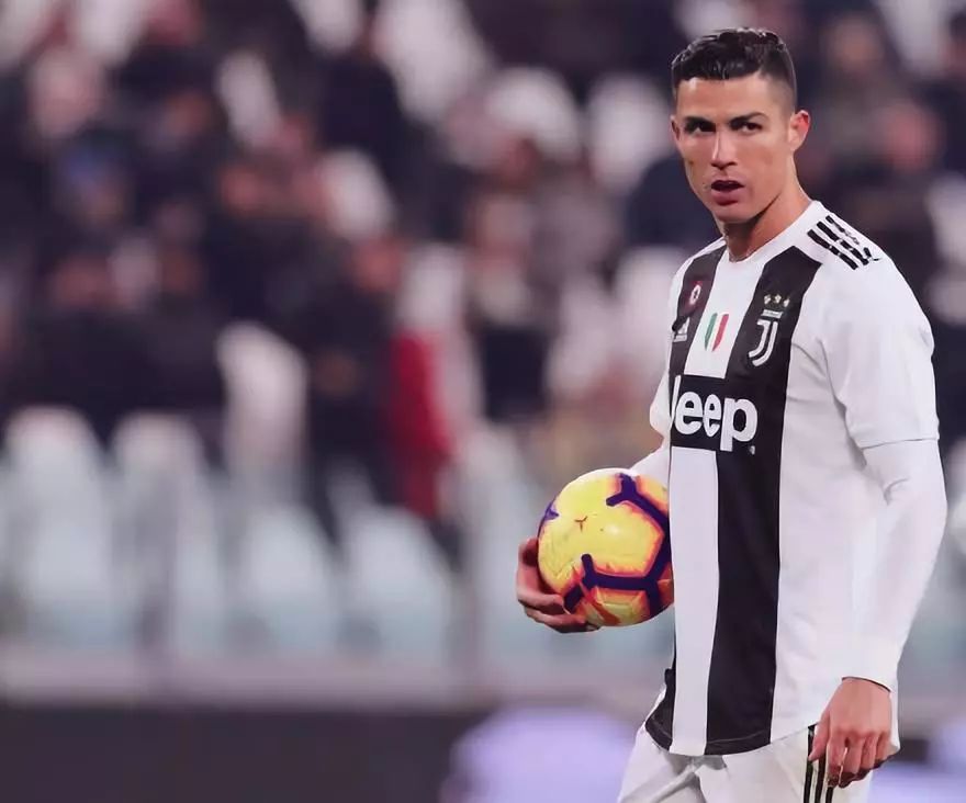 弗兰克：水晶宫体系和曼联相似？不同的球队不能拿来相提并论（弗兰克：别把水晶宫和曼联相提并论，体系各不相同）