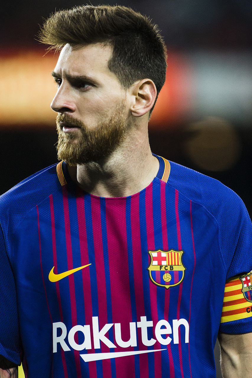 足球报：韩鹏是否继续执教泰山将取决于俱乐部的战略（足球报：韩鹏能否继续执掌泰山取决于俱乐部战略）