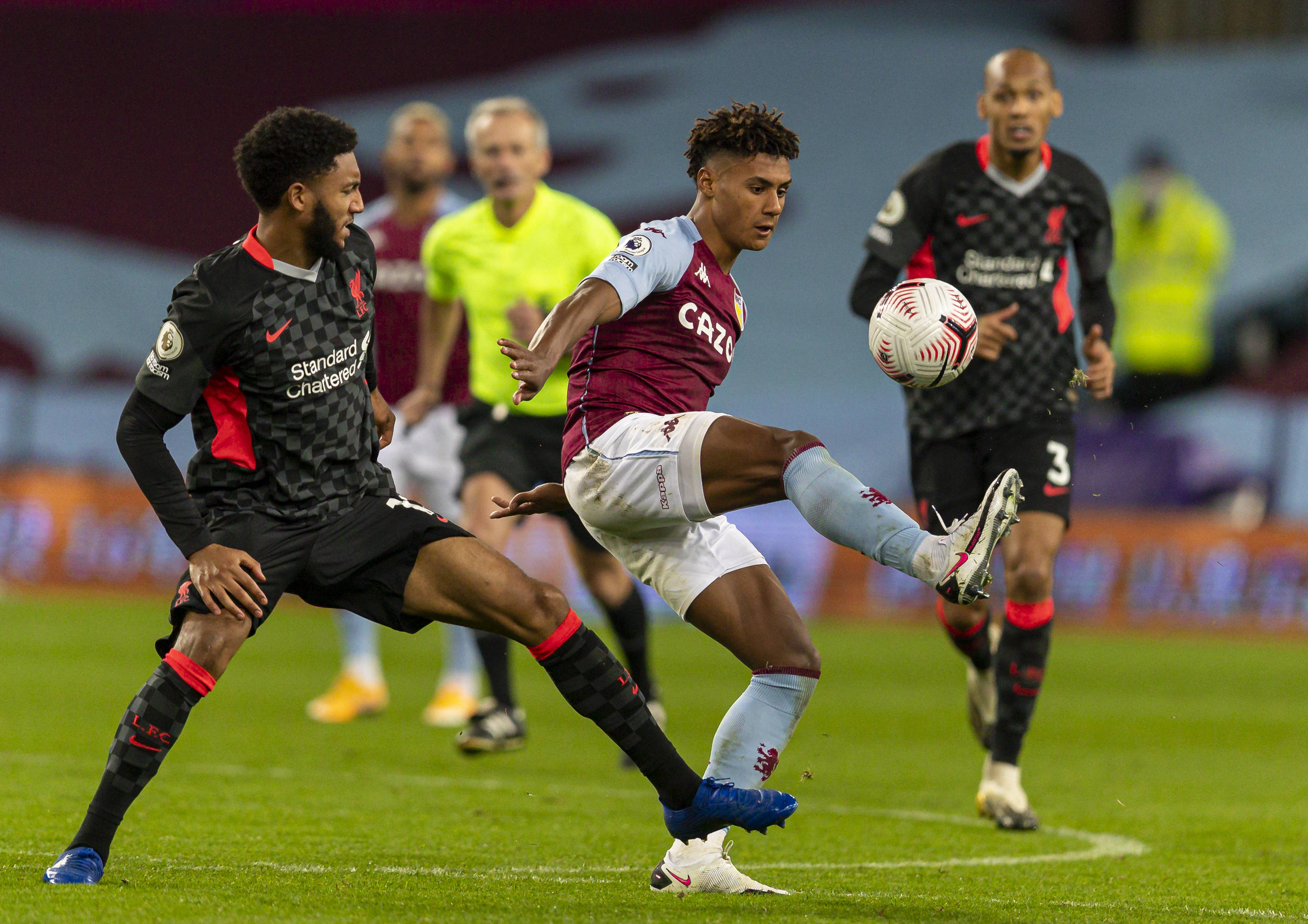 欧冠：巴黎客场2-1逆转曼联