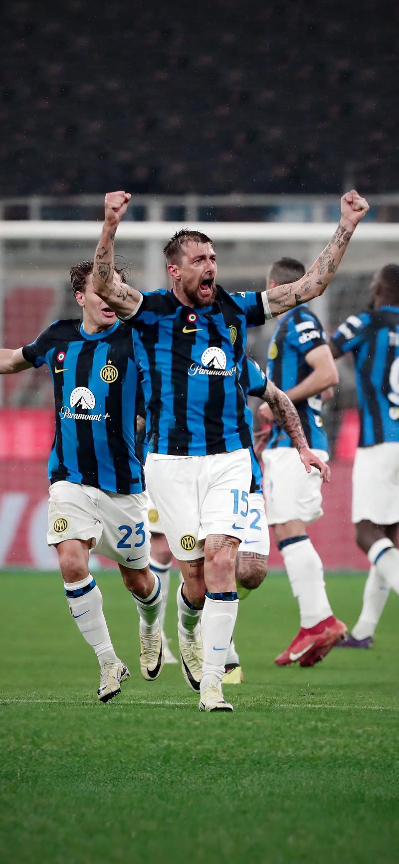 这大坏蛋！海港队庆祝夺冠时，蒋光太扒掉了古斯塔沃的裤子