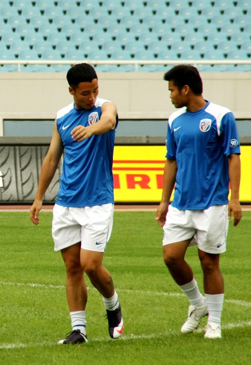 贝恩&卡特半场合计12中2，魔术主场落后背靠背马刺的9分