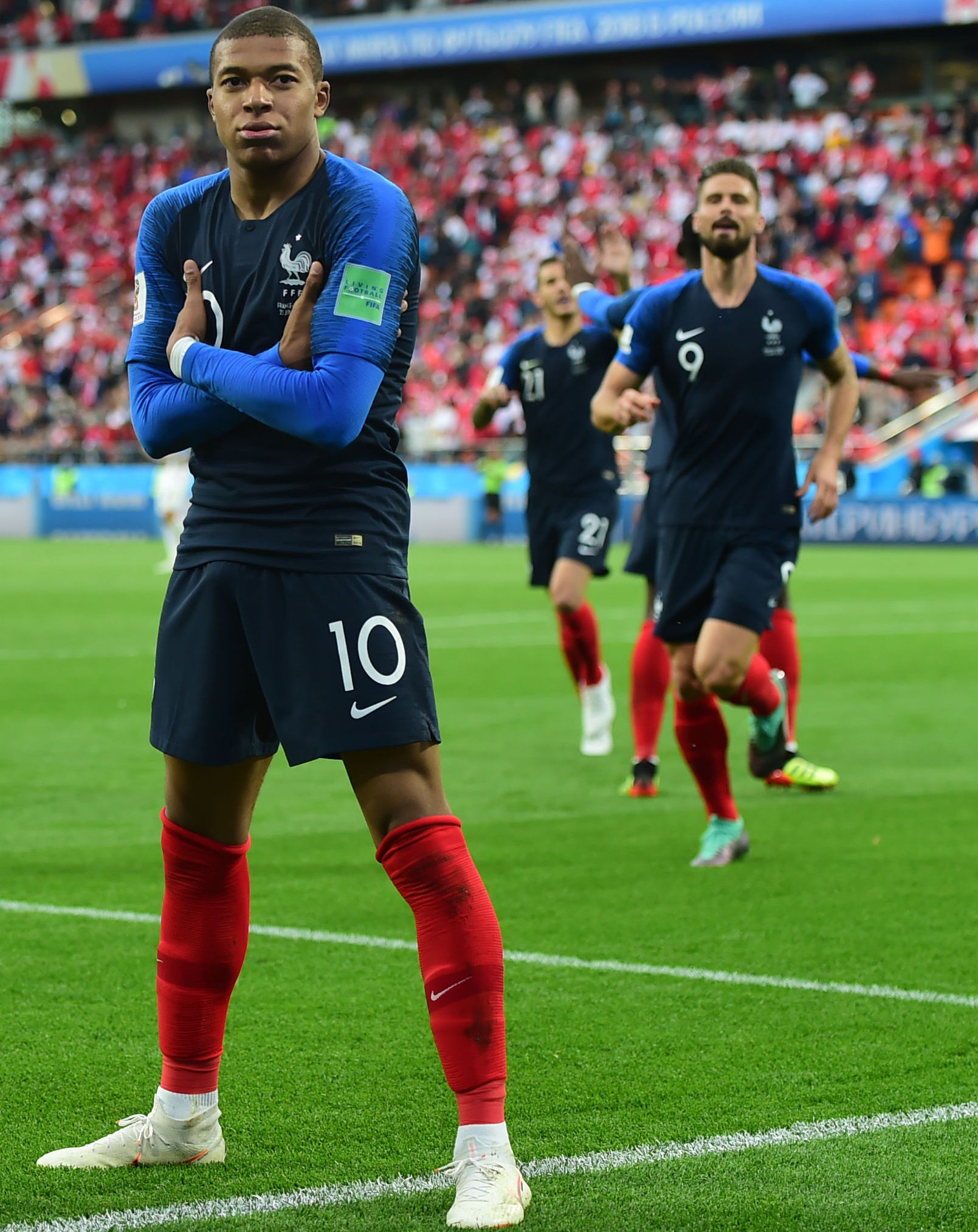 坎塞洛：若赢得世界杯会脱下国家队战袍；未来希望回到本菲卡