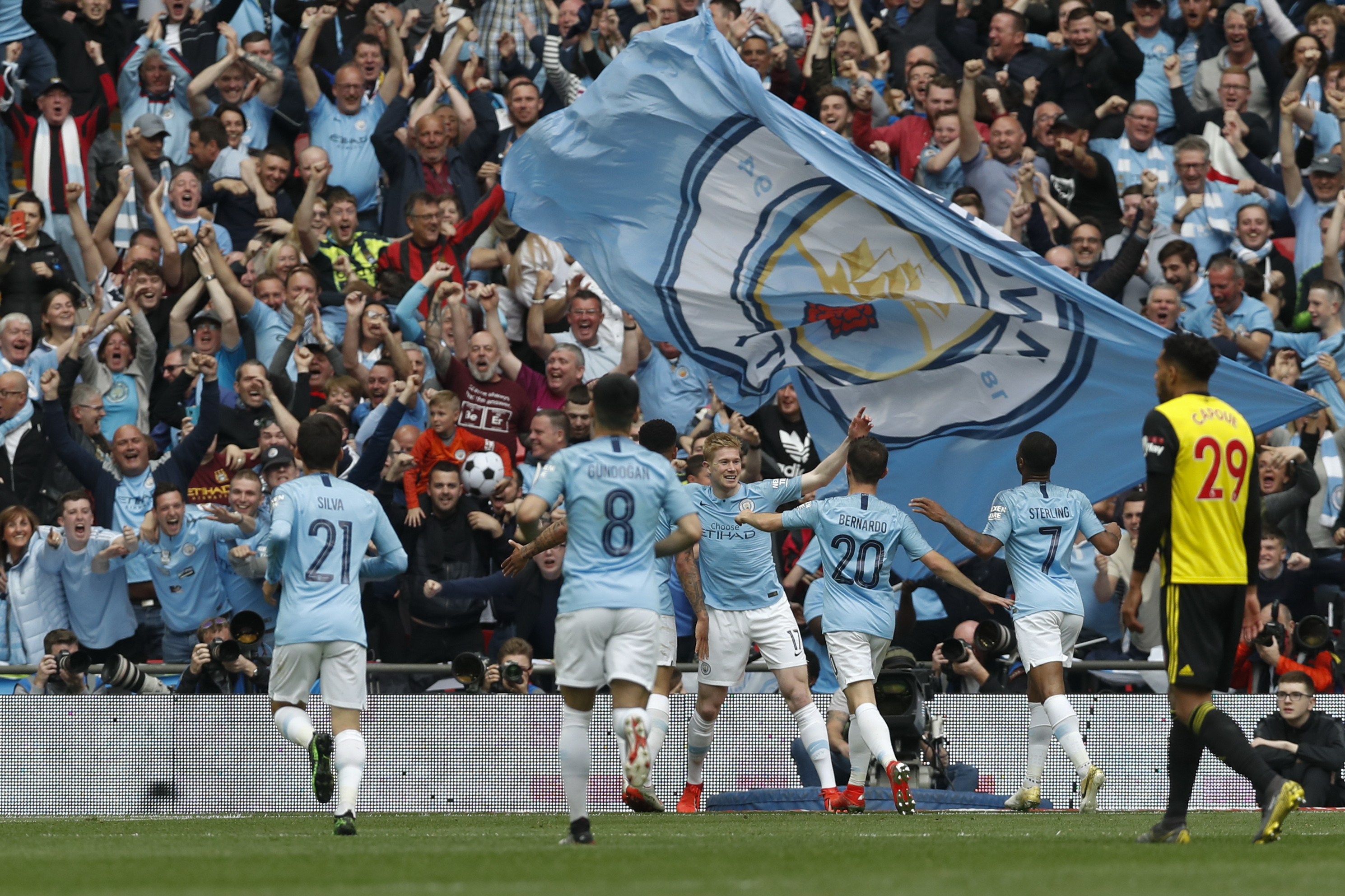 外租离队，帕利尼亚：祝拜仁新赛季取得成功，谢谢你们