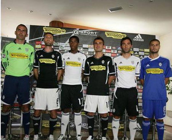 卫报：曼苏尔和芬威集团的第三大股东曾成立一家联合投资公司