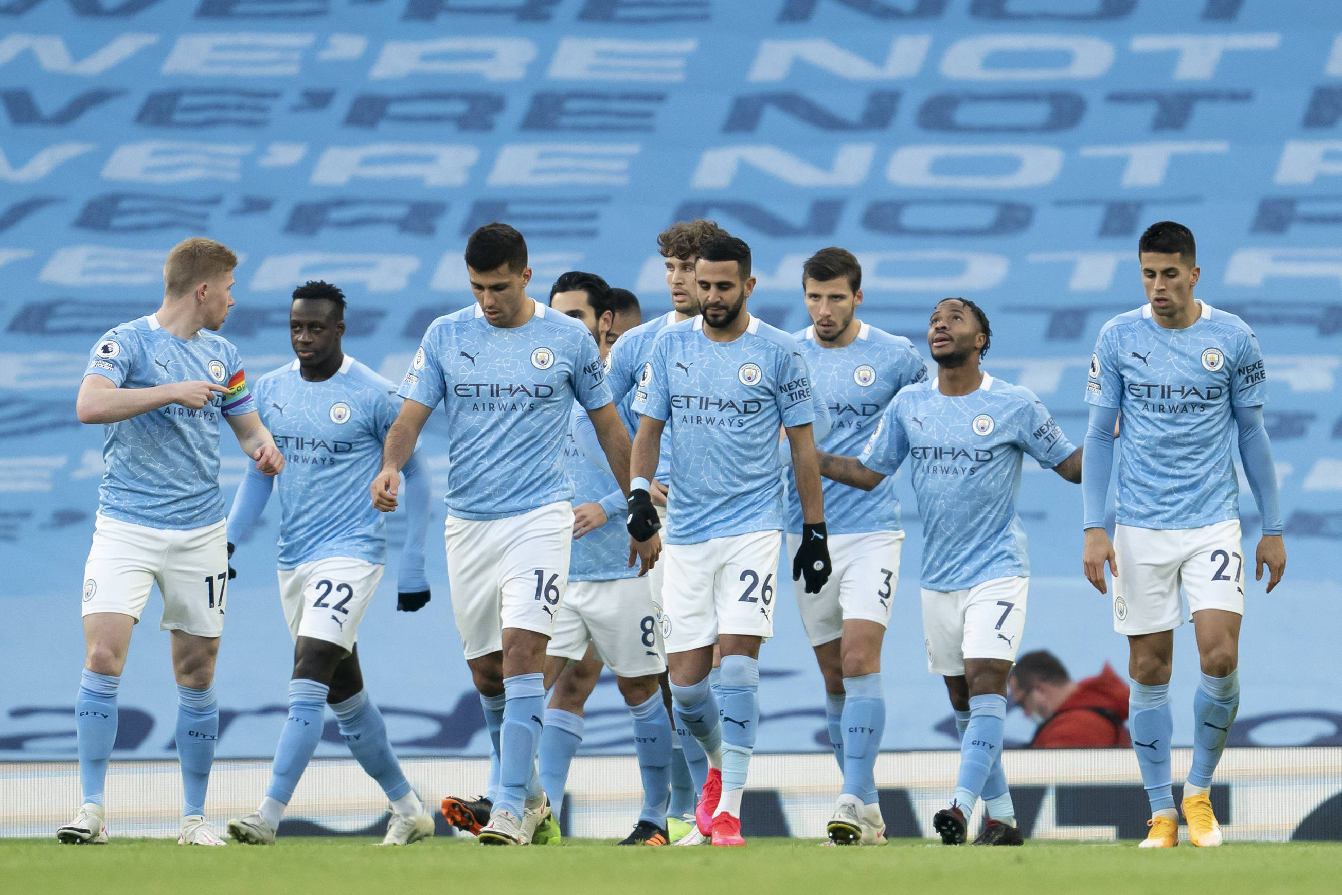 内马尔：我们应该得到更多，裁判的判罚标准总是不同（内马尔不满：我们本该拿到更多，裁判判罚口径不统一）