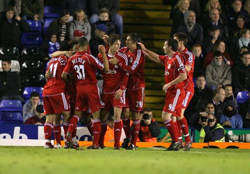 波媒：莱万与巴萨均未确定是否续约，将等到明年再做决定