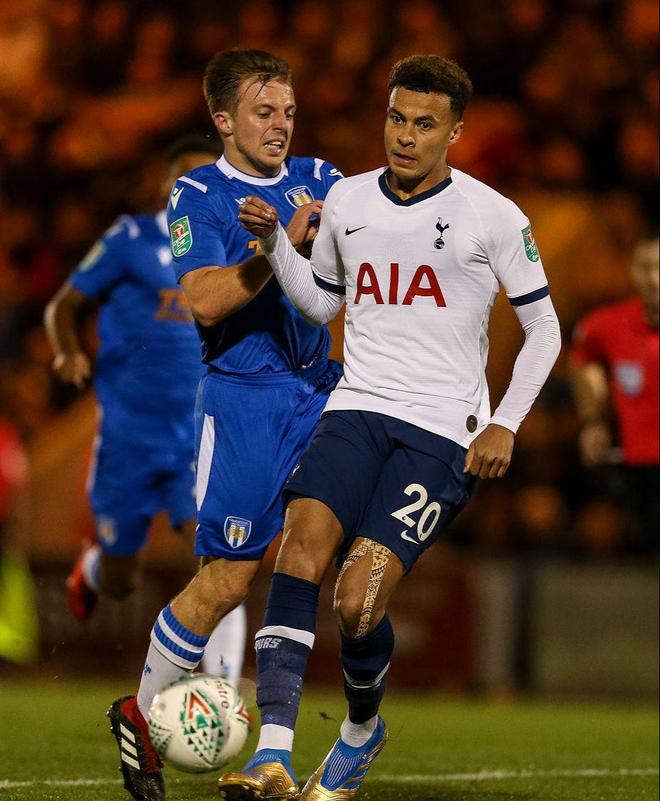 37岁80天，莱万是西甲历史上演帽子戏法第四年长的球员（莱万37岁80天，成为西甲历史上第4年长完成帽子戏法的球员）