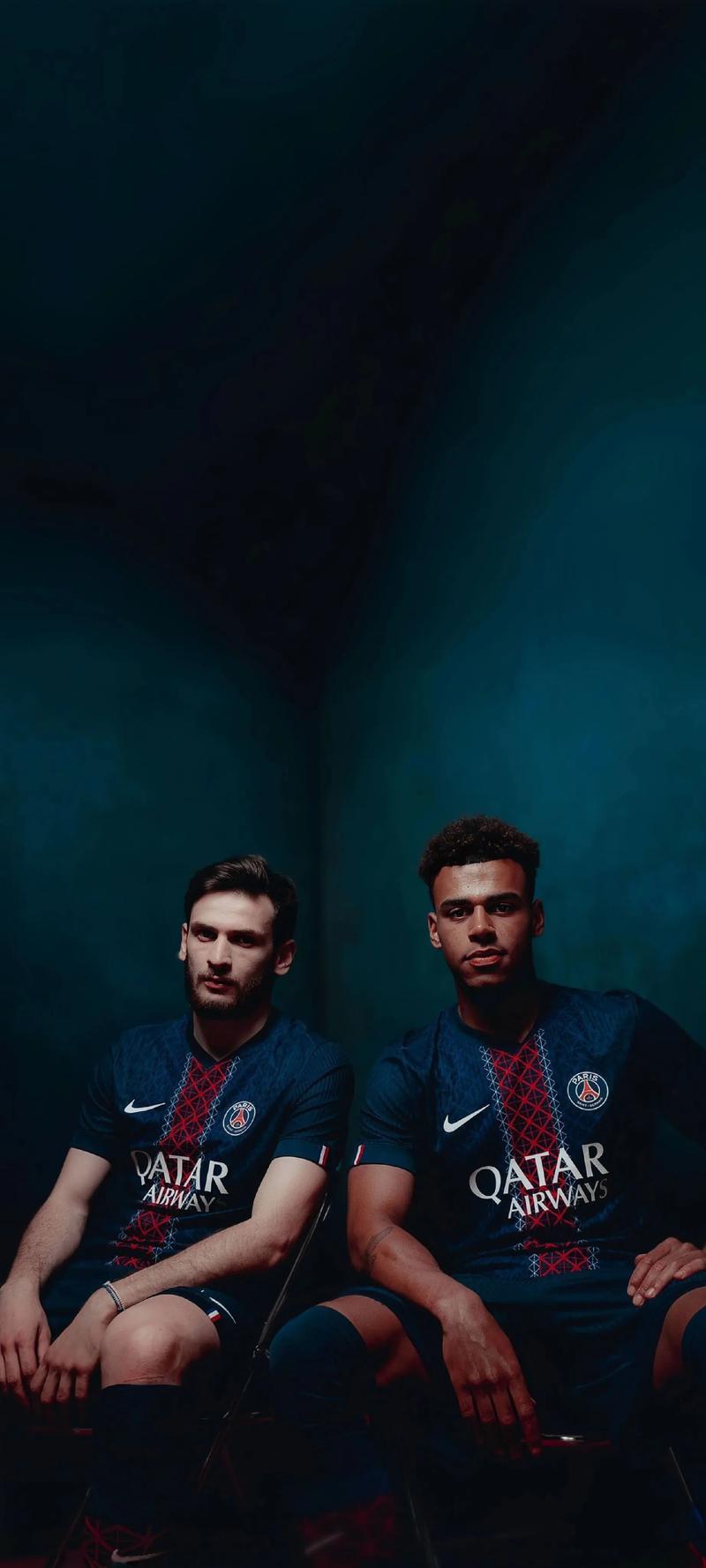 西超杯-亚马尔破门姆巴佩建功 巴萨5-2皇马夺冠（西超杯：亚马尔破门、姆巴佩建功，巴萨5-2击败皇马捧杯）