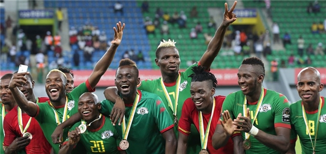 这球员的弹跳太夸张了