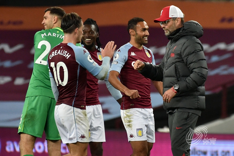 TA：切尔西现在无意引进门将，还拒绝了对约恩森的报价