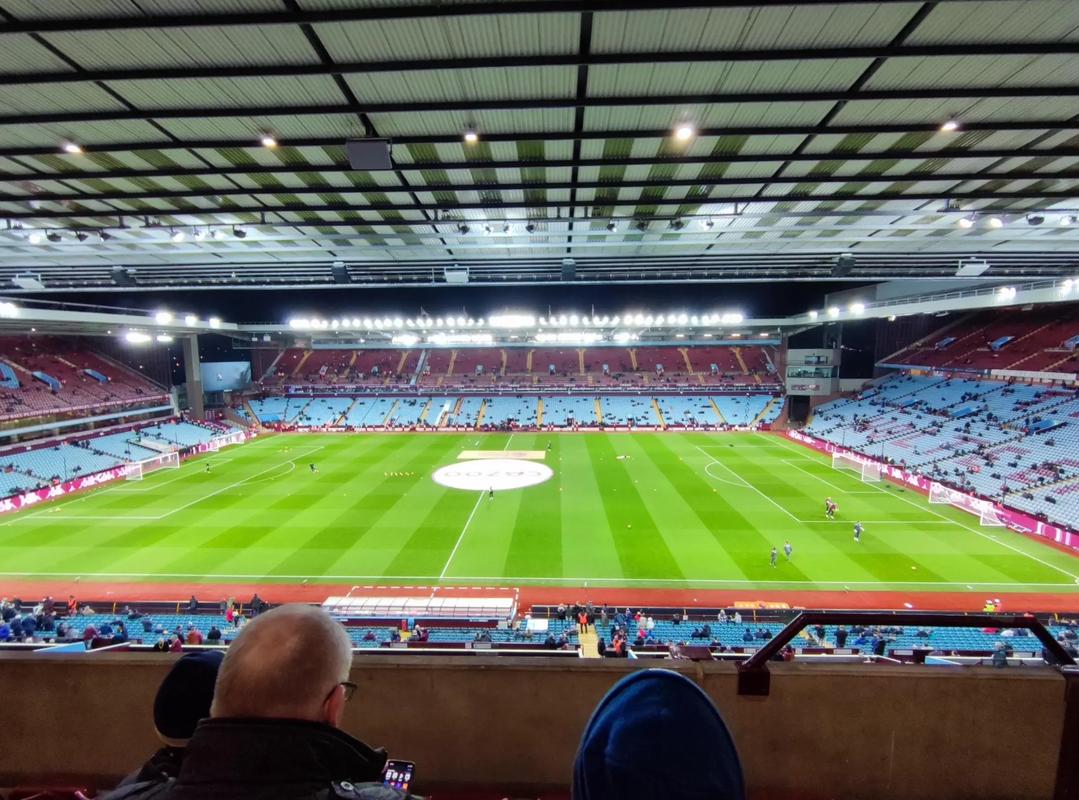 马丁内利：球迷给我们提供动力并激励我们，我们是一家人（马丁内利：球迷是我们前进的动力与激励，我们是一家人）