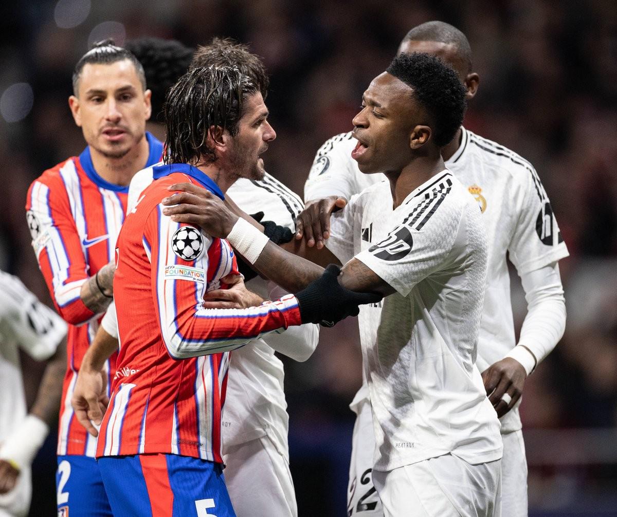 Pejcinovic帽子戏法难救主，沃尔夫斯堡客场击败狼堡（Pejcinovic戴帽难救主，沃尔夫斯堡客场力克狼堡）