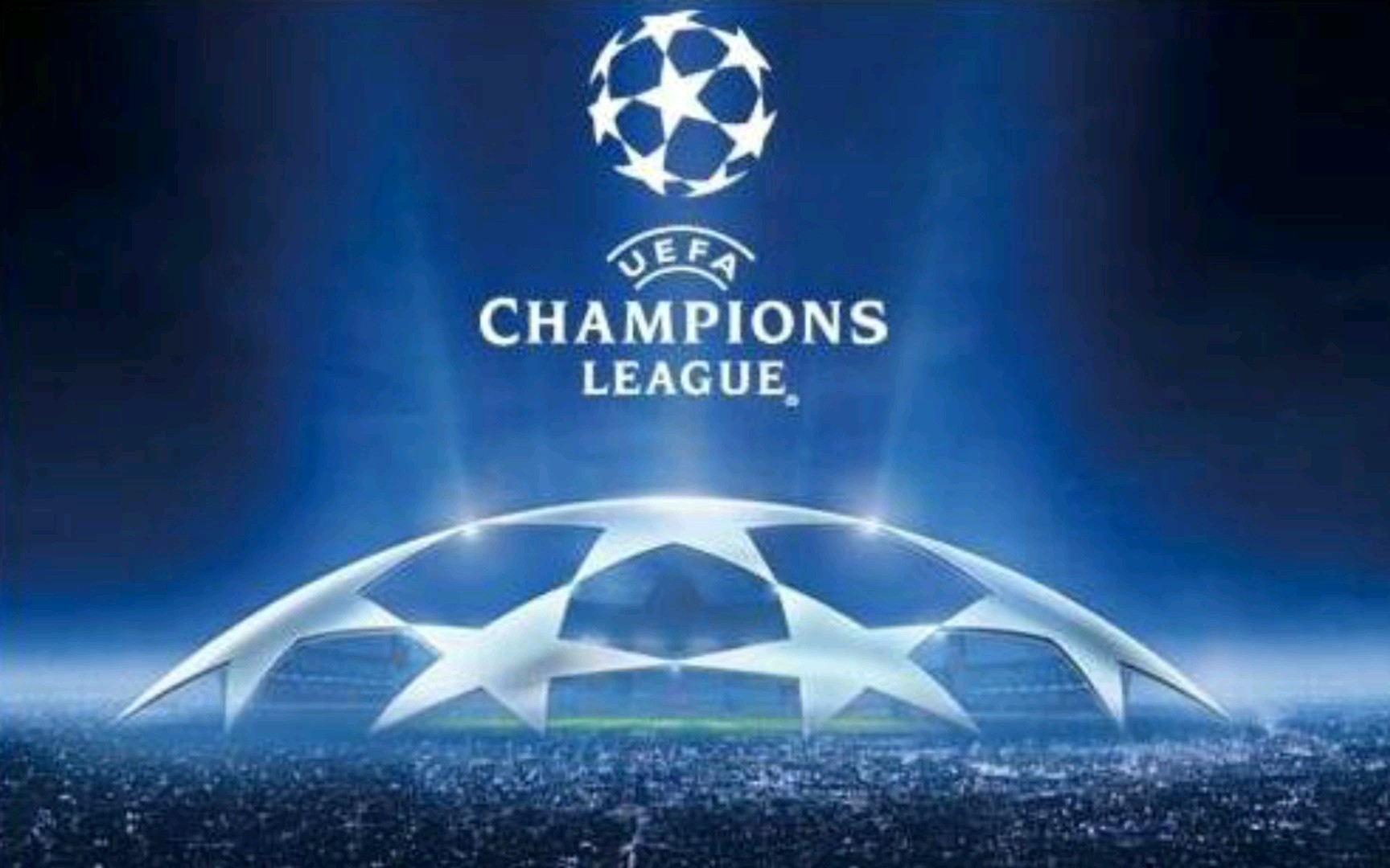 网友在梅西夜访诺坎普时偶遇他，梅西还向镜头打了招呼