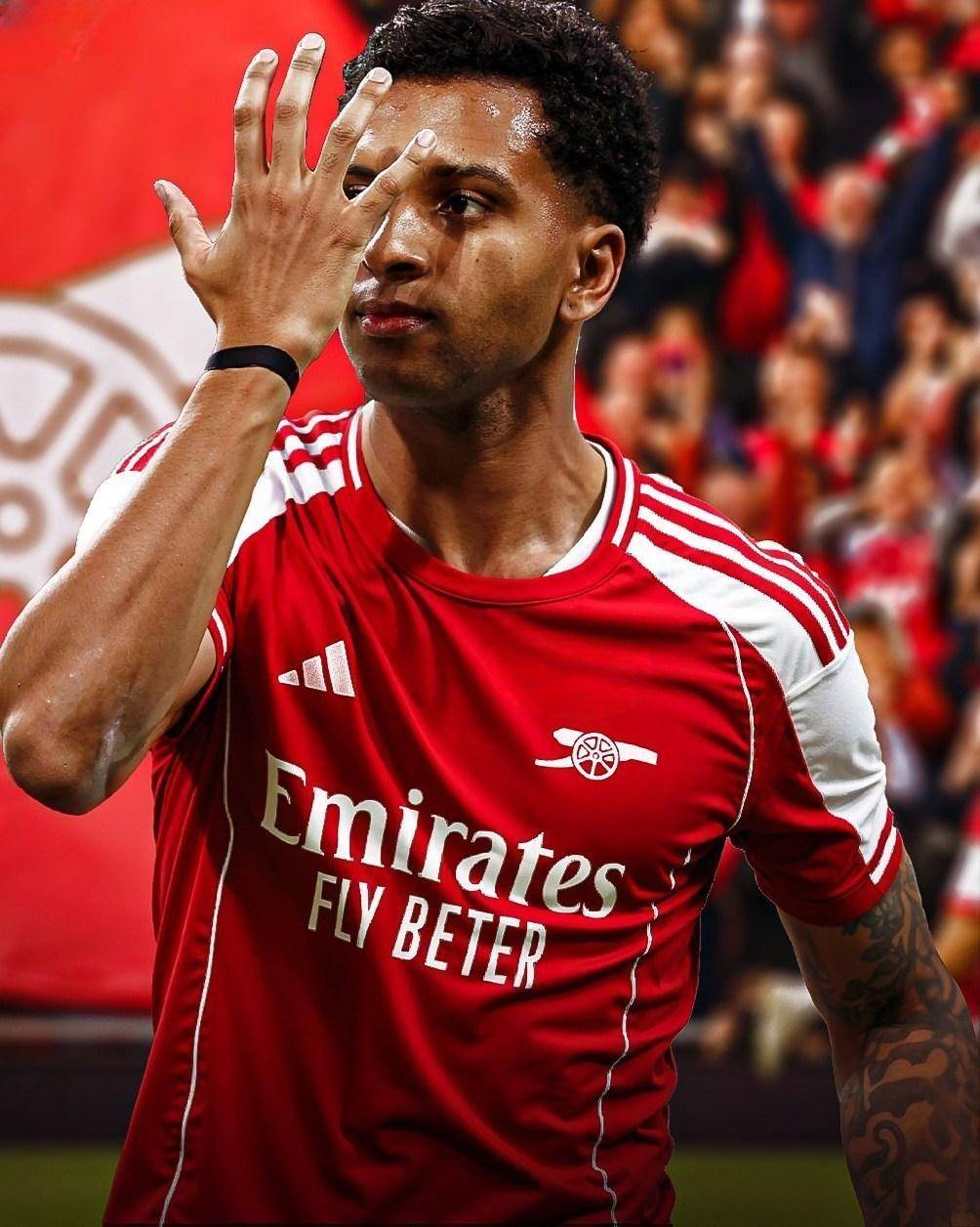 欧冠球员表现评析：C罗连续进球,（欧冠球员表现解读：C罗连场破门）