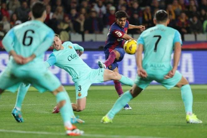 反对家暴，克雷莫内塞球衣背后印的是与球员关系密切女性名字