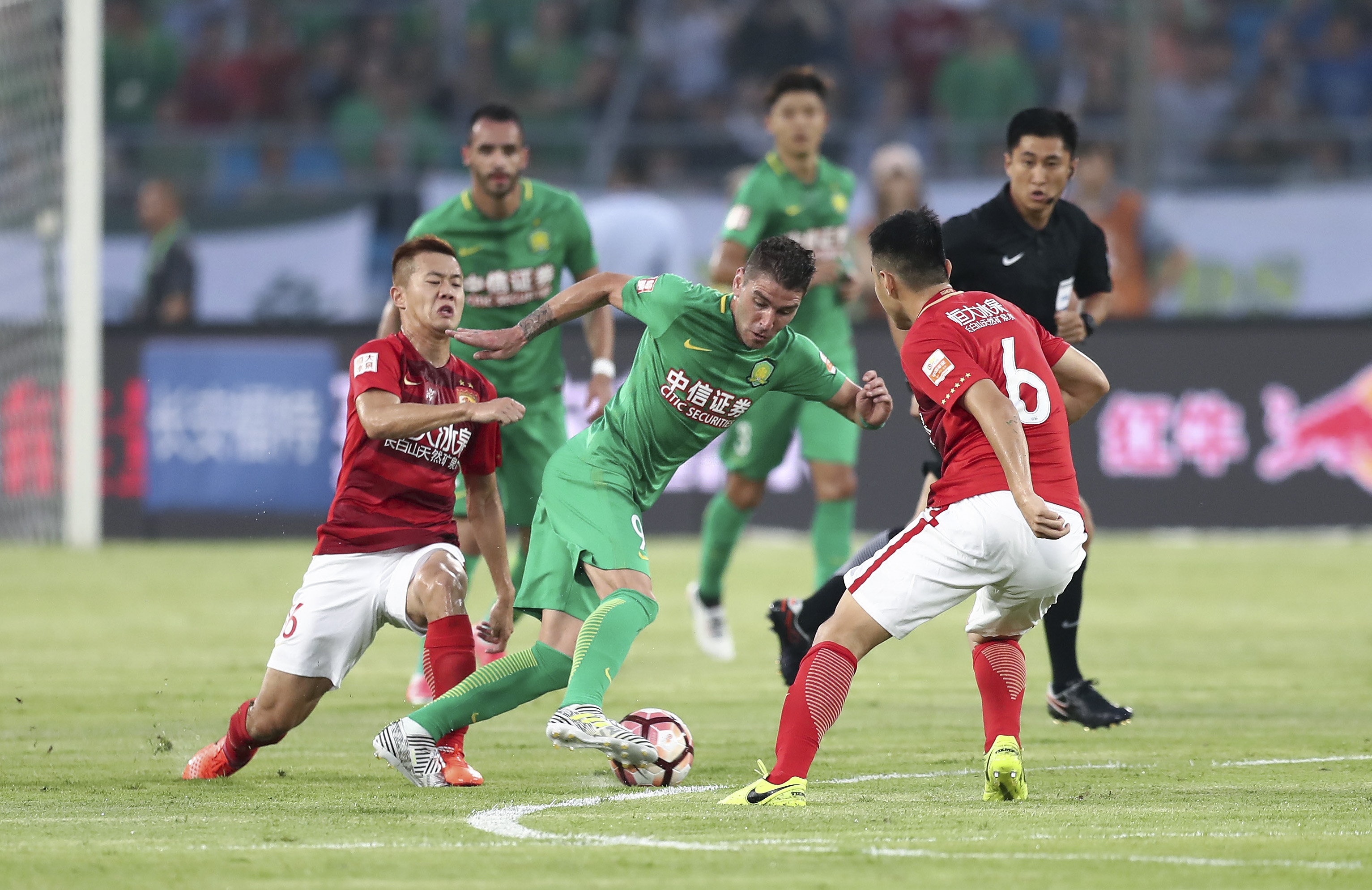 梁靖崑一脸沮丧令人心疼！10-6手握赛点被逆转 腰椎伤病困扰他9个月