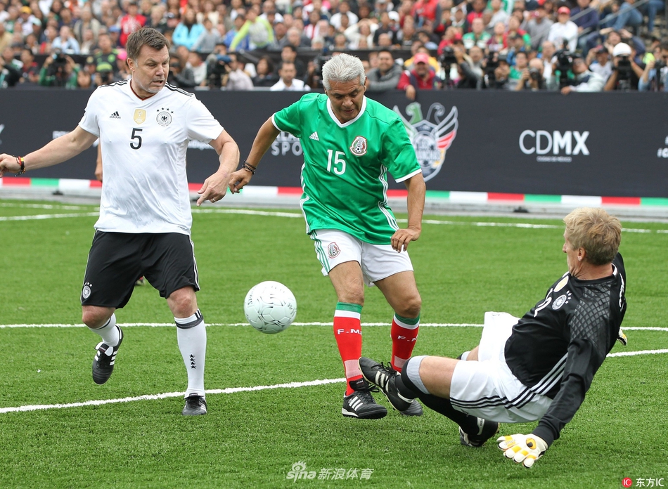 由于C罗被红牌禁赛，绝代双骄皆结束了自己本年度的...