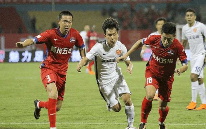 欧冠半场：杜兰、多尔贝格破门，卡拉巴克1-1阿贾克斯（欧冠半场比分：卡拉巴克1-1阿贾克斯，杜兰与多尔贝格建功）