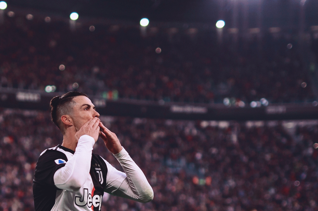 NBA湖人主场大胜快船